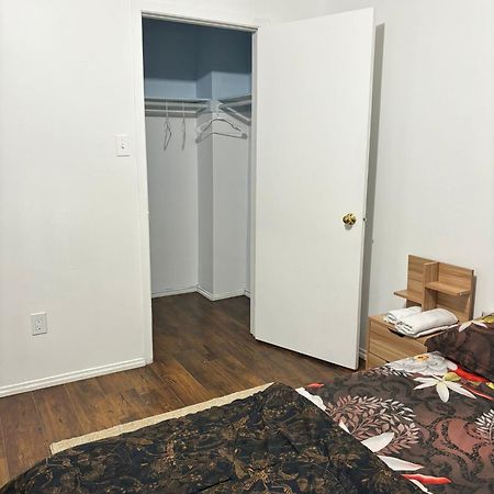 Queen Bedroom Near Sheridan College Brampton Exterior foto